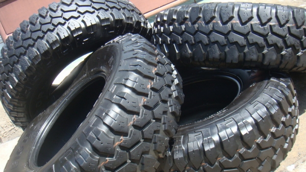 ขายยางMud หน้าแคบ 33นิ้ว ขอบ16  255 85 r16 ดอกลึกๆ