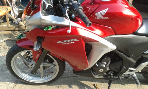 ขาย Honda CBR 250i ABS หัวฉีด เครื่องดี สภาพดี เดิมๆครับ