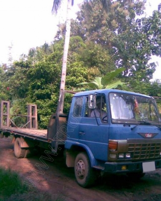 รถบรรทุก 6 ล้อเทเลอร์ท้ายเป็ด ยี่ห้อ HINO  168 แรงม้า