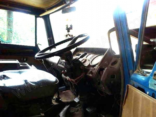 รถบรรทุก 6 ล้อเทเลอร์ท้ายเป็ด ยี่ห้อ HINO  168 แรงม้า