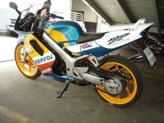 NSR150 SP PROARM ขายด่วน สวยมากครับ ทำสีใหม่ ทั้ง คัน เครื่องดีเยี่ยม อยูที่ กทม ไปรษณีย์ ยานนาวา ตรงข้ามปั้มเชลล์ สนจัยติดต่อ คุณ.แจ็ค โทร .0808051985 กทม