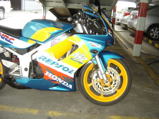 NSR150 SP PROARM ขายด่วน สวยมากครับ ทำสีใหม่ ทั้ง คัน เครื่องดีเยี่ยม อยูที่ กทม ไปรษณีย์ ยานนาวา ตรงข้ามปั้มเชลล์ สนจัยติดต่อ คุณ.แจ็ค โทร .0808051985 กทม