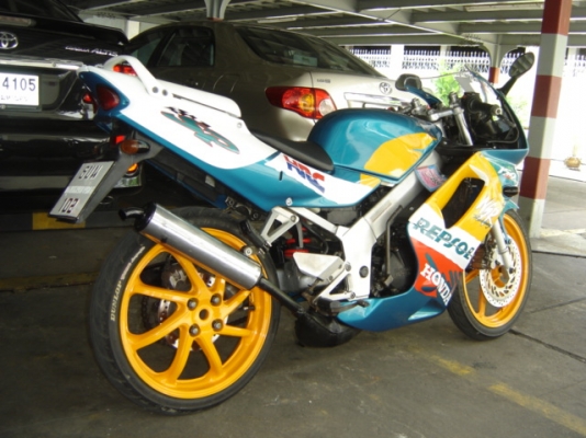 NSR150 SP PROARM ขายด่วน สวยมากครับ ทำสีใหม่ ทั้ง คัน เครื่องดีเยี่ยม อยูที่ กทม ไปรษณีย์ ยานนาวา ตรงข้ามปั้มเชลล์ สนจัยติดต่อ คุณ.แจ็ค โทร .0808051985 กทม