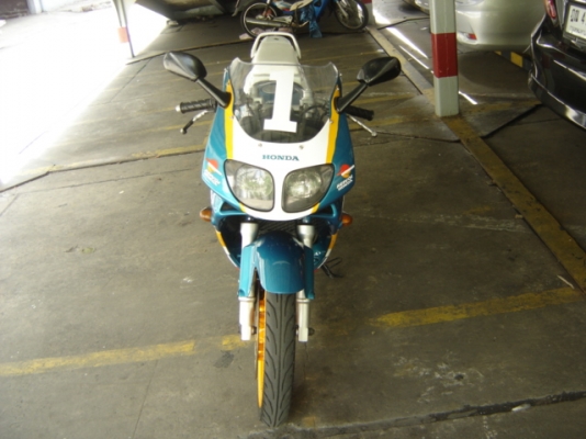 NSR150 SP PROARM ขายด่วน สวยมากครับ ทำสีใหม่ ทั้ง คัน เครื่องดีเยี่ยม อยูที่ กทม ไปรษณีย์ ยานนาวา ตรงข้ามปั้มเชลล์ สนจัยติดต่อ คุณ.แจ็ค โทร .0808051985 กทม