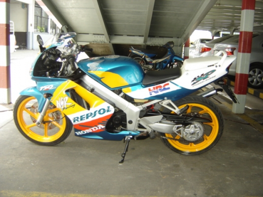 NSR150 SP PROARM ขายด่วน สวยมากครับ ทำสีใหม่ ทั้ง คัน เครื่องดีเยี่ยม อยูที่ กทม ไปรษณีย์ ยานนาวา ตรงข้ามปั้มเชลล์ สนจัยติดต่อ คุณ.แจ็ค โทร .0808051985 กทม