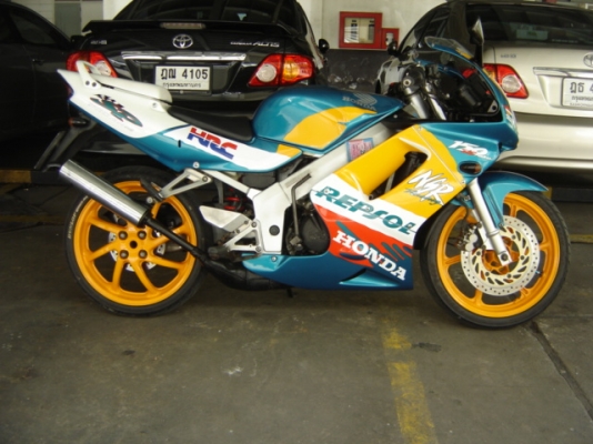 NSR150 SP PROARM ขายด่วน สวยมากครับ ทำสีใหม่ ทั้ง คัน เครื่องดีเยี่ยม อยูที่ กทม ไปรษณีย์ ยานนาวา ตรงข้ามปั้มเชลล์ สนจัยติดต่อ คุณ.แจ็ค โทร .0808051985 กทม