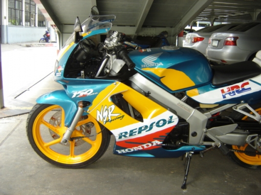 NSR150 SP PROARM ขายด่วน สวยมากครับ ทำสีใหม่ ทั้ง คัน เครื่องดีเยี่ยม อยูที่ กทม ไปรษณีย์ ยานนาวา ตรงข้ามปั้มเชลล์ สนจัยติดต่อ คุณ.แจ็ค โทร .0808051985 กทม