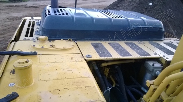 รถแบคโฮ ยี่ห้อ KOMATSU PC200-8