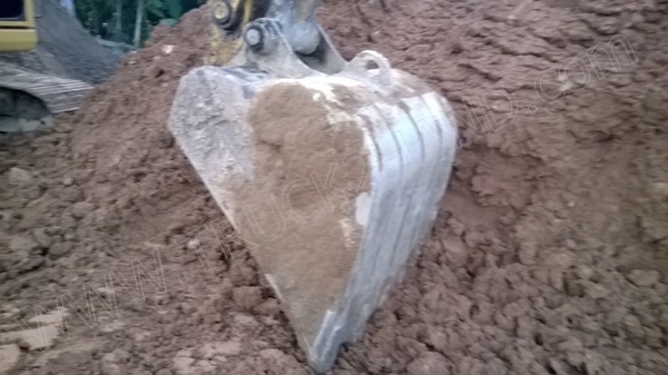 รถแบคโฮ ยี่ห้อ KOMATSU PC200-8