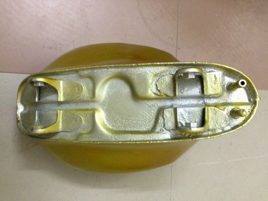 ขายถังC100 หายาก รูกลางเเท้ เหล์กหนา ไม่รั่ว ไม่ซึม ตอนนี้เป็นสีฟ้า เอาไปโป๊ทำสีเอาครับ ราคา 1000 บาทพร้อมส่งครับ ขายถังC100 หายาก รูกลางเเท้ เหล์กหนา ไม่รั่ว ไม่ซึม ตอนนี้เป็นสีฟ้า เอาไปโป๊ทำสีเอาครับ ราคา 1000 บาทพร้อมส่งครับ