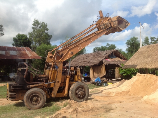 ขายรถตัก KOMATSU SD20  แขนยาวตักถึง 10 ล้อ