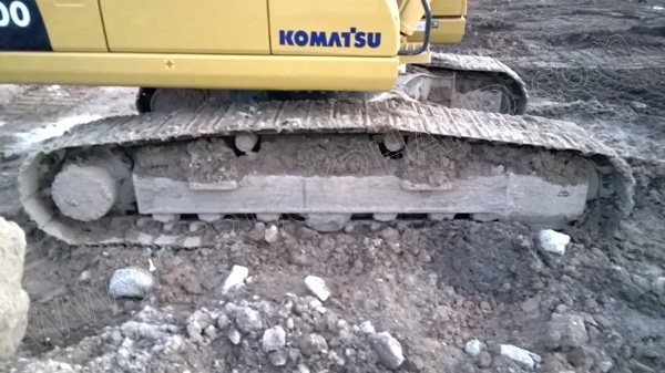 รถแบคโฮ ยี่ห้อ KOMATSU PC200-8
