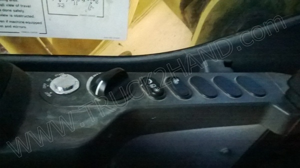 รถแบคโฮ ยี่ห้อ KOMATSU PC200-8