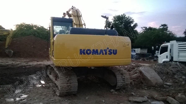 รถแบคโฮ ยี่ห้อ KOMATSU PC200-8