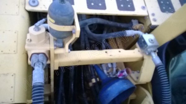 รถแบคโฮ ยี่ห้อ KOMATSU PC200-8