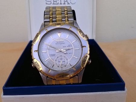 Seiiko Chronograph  จัดเวลาหมุนจากขอบ