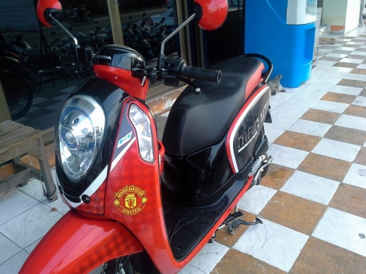 All New Scoopy – i เป็น Limited Edition ปี 2556 ลายแมนยู ราคาถูก All New Scoopy – i เป็น Limited Edition ปี 2556 ลายแมนยู ราคาถูก