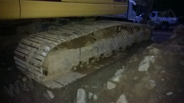 รถแบคโฮ ยี่ห้อ KOMATSU PC200-8