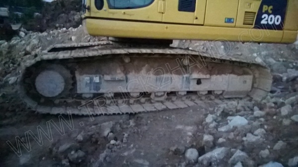 รถแบคโฮ ยี่ห้อ KOMATSU PC200-8