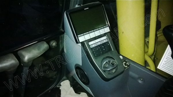 รถแบคโฮ ยี่ห้อ KOMATSU PC200-8