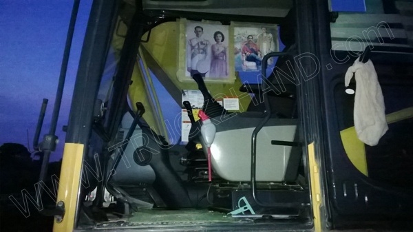 รถแบคโฮ ยี่ห้อ KOMATSU PC200-8