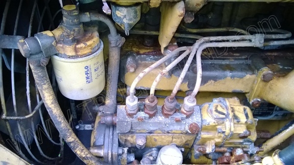 รถแทร็กเตอร์ ยี่ห้อ KOMATSU รุ่น D21P-5 รถแทร็กเตอร์ ยี่ห้อ KOMATSU รุ่น D21P-5