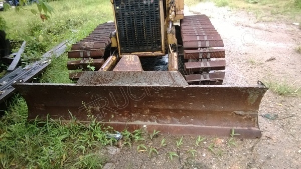 รถแทร็กเตอร์ ยี่ห้อ KOMATSU รุ่น D21P-5 รถแทร็กเตอร์ ยี่ห้อ KOMATSU รุ่น D21P-5