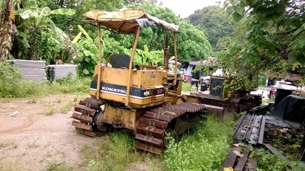 รถแทร็กเตอร์ ยี่ห้อ KOMATSU รุ่น D21P-5