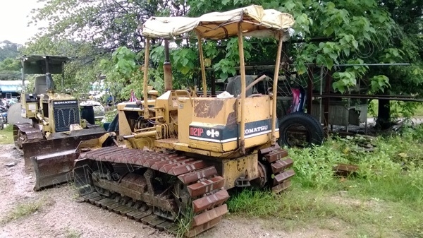 รถแทร็กเตอร์ ยี่ห้อ KOMATSU รุ่น D21P-5 รถแทร็กเตอร์ ยี่ห้อ KOMATSU รุ่น D21P-5
