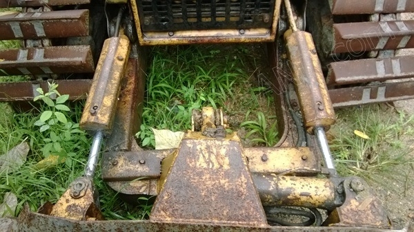 รถแทร็กเตอร์ ยี่ห้อ KOMATSU รุ่น D21P-5 รถแทร็กเตอร์ ยี่ห้อ KOMATSU รุ่น D21P-5