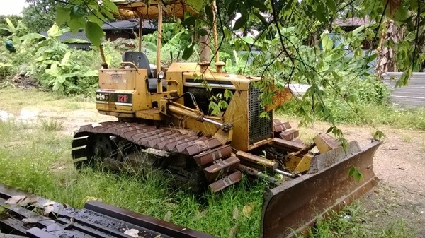 รถแทร็กเตอร์ ยี่ห้อ KOMATSU รุ่น D21P-5 รถแทร็กเตอร์ ยี่ห้อ KOMATSU รุ่น D21P-5