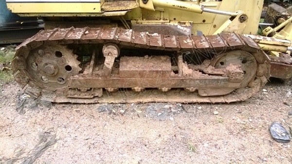 รถแทร็คเตอร์ ยี่ห้อ KOMATSU