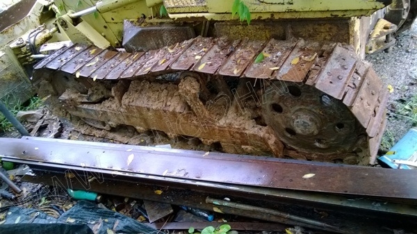 รถแทร็คเตอร์ ยี่ห้อ KOMATSU รถแทร็คเตอร์ ยี่ห้อ KOMATSU