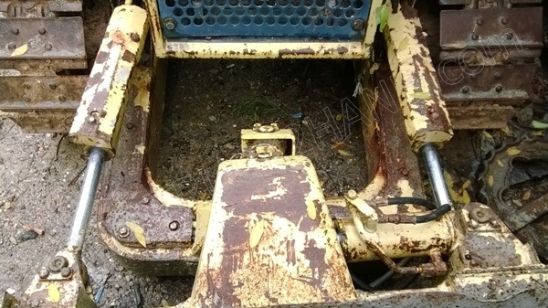 รถแทร็คเตอร์ ยี่ห้อ KOMATSU รถแทร็คเตอร์ ยี่ห้อ KOMATSU