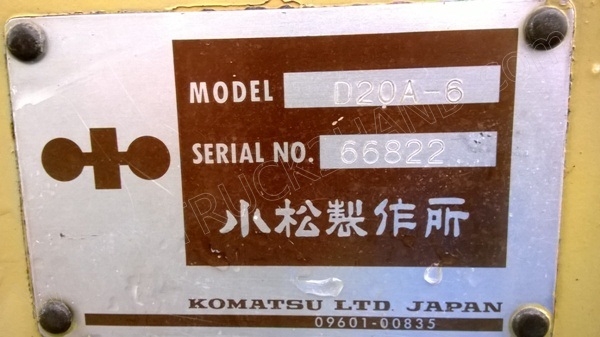 รถแทร็คเตอร์ ยี่ห้อ KOMATSU รถแทร็คเตอร์ ยี่ห้อ KOMATSU