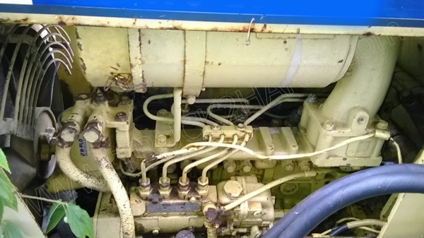 รถแทร็คเตอร์ ยี่ห้อ KOMATSU รถแทร็คเตอร์ ยี่ห้อ KOMATSU