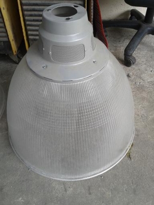 ขายโคมไฟโรงงานทั้งชุด1500 บาท