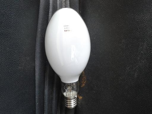 ขายโคมไฟโรงงานทั้งชุด1500 บาท