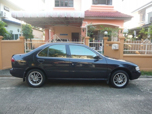 รถสวยสภาพดี เกียร์ออโอ้ ติดLPGหัวฉีด ถังโดนัด วิ่งได้ทั้งแก๊สและน้ำมัน