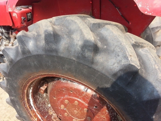 รถไถชิบูร่า 4 WD เครื่องดี เกียร์ดี ยางดีมากๆ4 เส้น ขายตามสภาพภาพถูกๆ