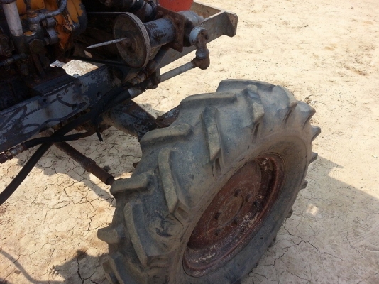 รถไถชิบูร่า 4 WD เครื่องดี เกียร์ดี ยางดีมากๆ4 เส้น ขายตามสภาพภาพถูกๆ