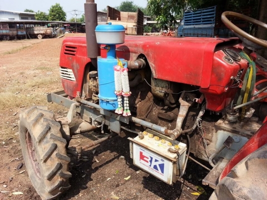 รถไถชิบูร่า 4 WD เครื่องดี เกียร์ดี ยางดีมากๆ4 เส้น ขายตามสภาพภาพถูกๆ