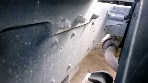 หัวลากHINO พร้อมหางโรเบส 3 เพลา เพลาเหลี่ยม