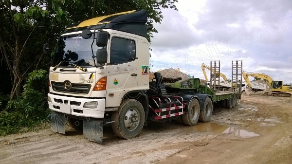 หัวลากHINO พร้อมหางโรเบส 3 เพลา เพลาเหลี่ยม