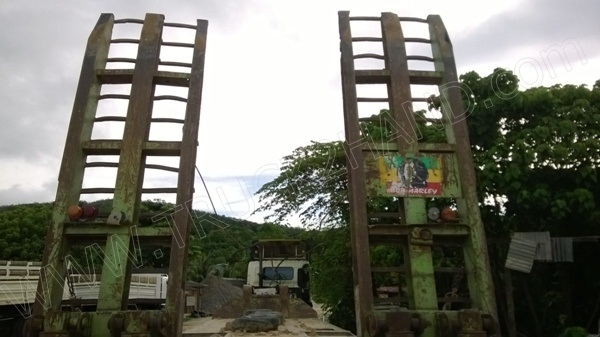 หัวลากHINO พร้อมหางโรเบส 3 เพลา เพลาเหลี่ยม