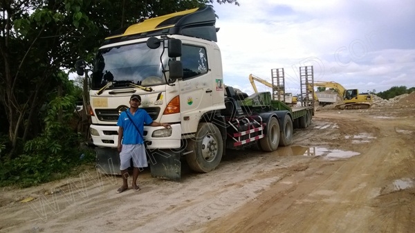 หัวลากHINO พร้อมหางโรเบส 3 เพลา เพลาเหลี่ยม