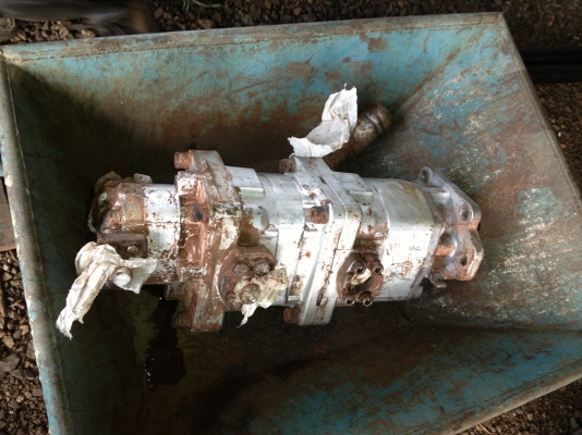 ปั้มไฮดรอลิค3ตอนเสื้อเนียมขายจ้า ปั้มไฮดรอลิค3ตอนเสื้อเนียมขายจ้า