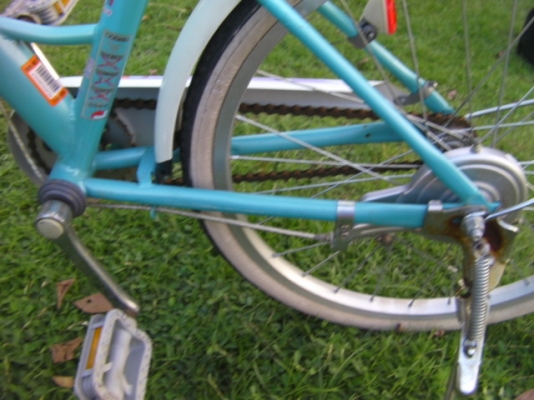 รถจักรยานสีฟ้าขนาดกลางสภาพดีราคา 1,500บาท รถจักรยานสีฟ้าขนาดกลางสภาพดีราคา 1,500บาท