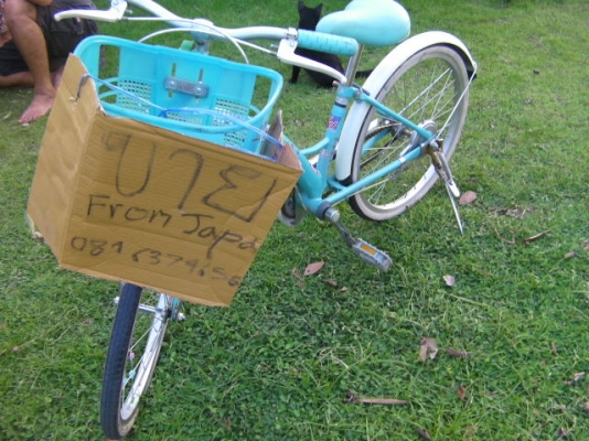 รถจักรยานสีฟ้าขนาดกลางสภาพดีราคา 1,500บาท รถจักรยานสีฟ้าขนาดกลางสภาพดีราคา 1,500บาท