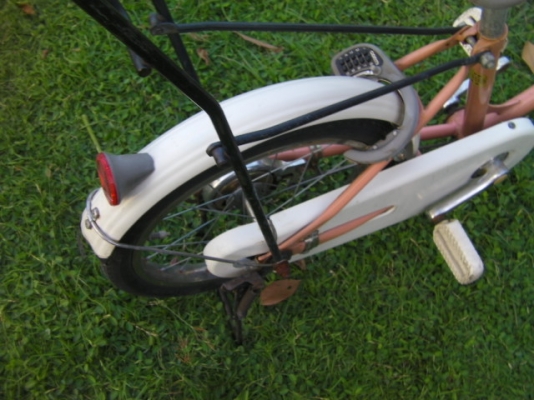 รถขานดเล็กสำหรับเด๊กสีชมพูเนื้อราคา1200บาทจากญี่ปุ่น